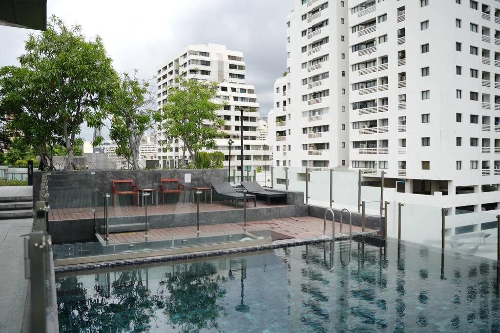 Circle Rein Sukhumvit 12 Two Bedrooms Apartemen